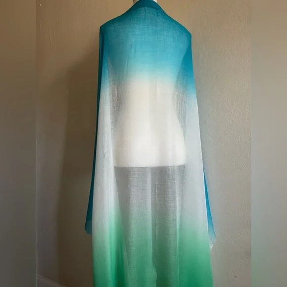 Blue, white and green wrap - Picture 4 of 11